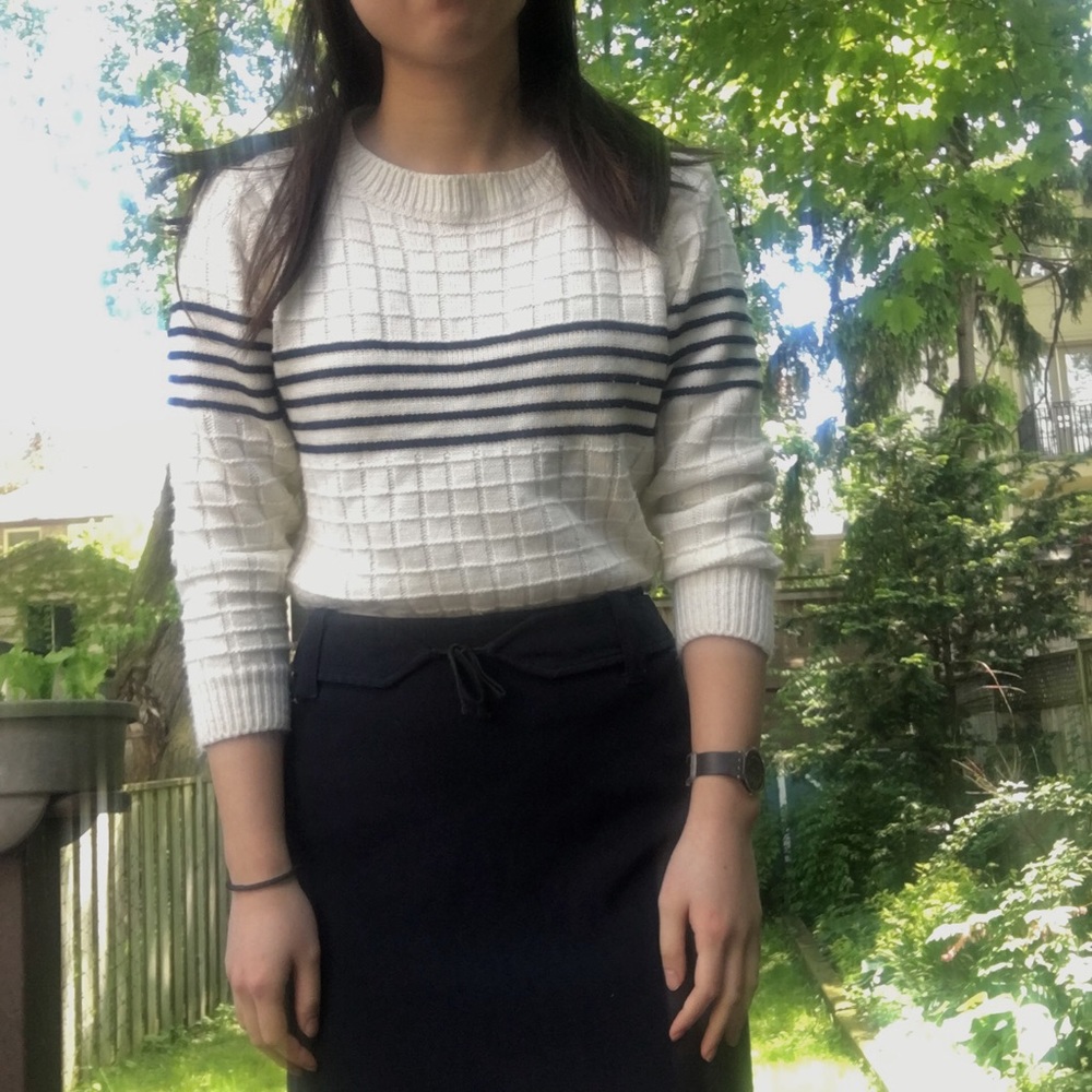 Grid Textured Sweater - Picture 5 of 5